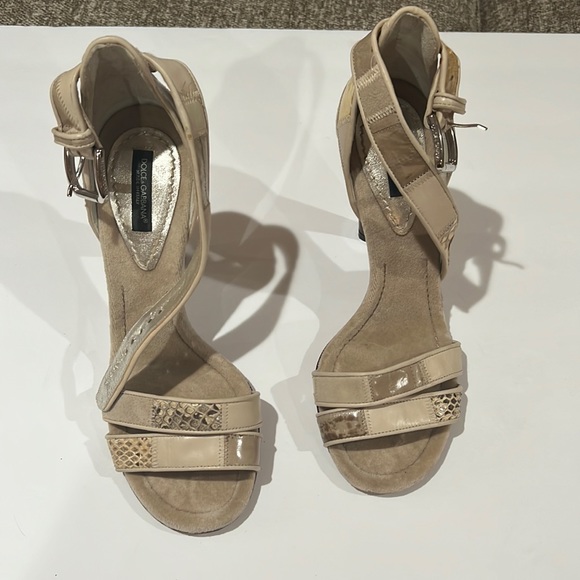 Dolce & Gabbana Shoes - Dolce & Gabbana cream heels
